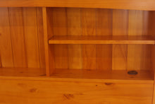 Load image into Gallery viewer, American Furniture Classics Solid Pine Full Daybed with Three Drawers and Twin Trundle
